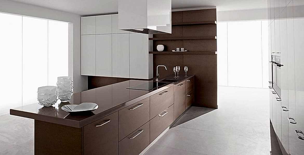 Mutfaklarda Zıt Renklere Sahip Üst ve Alt Dolaplar